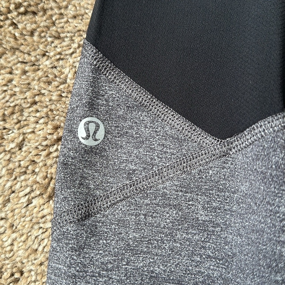 Lululemon leggings women size 6 - Picture 3 of 7